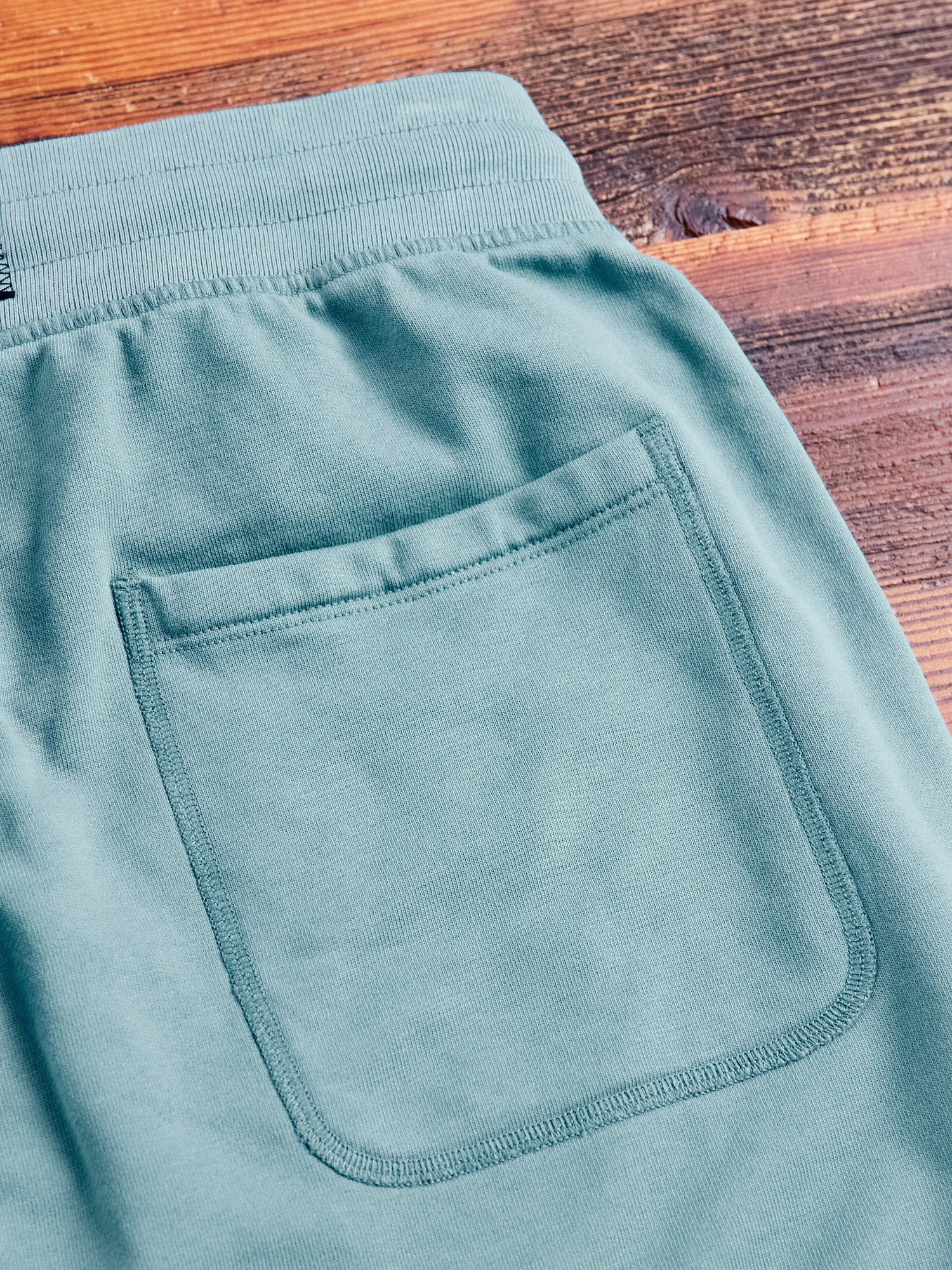 Lightweight Terry Sweatshort in Ink