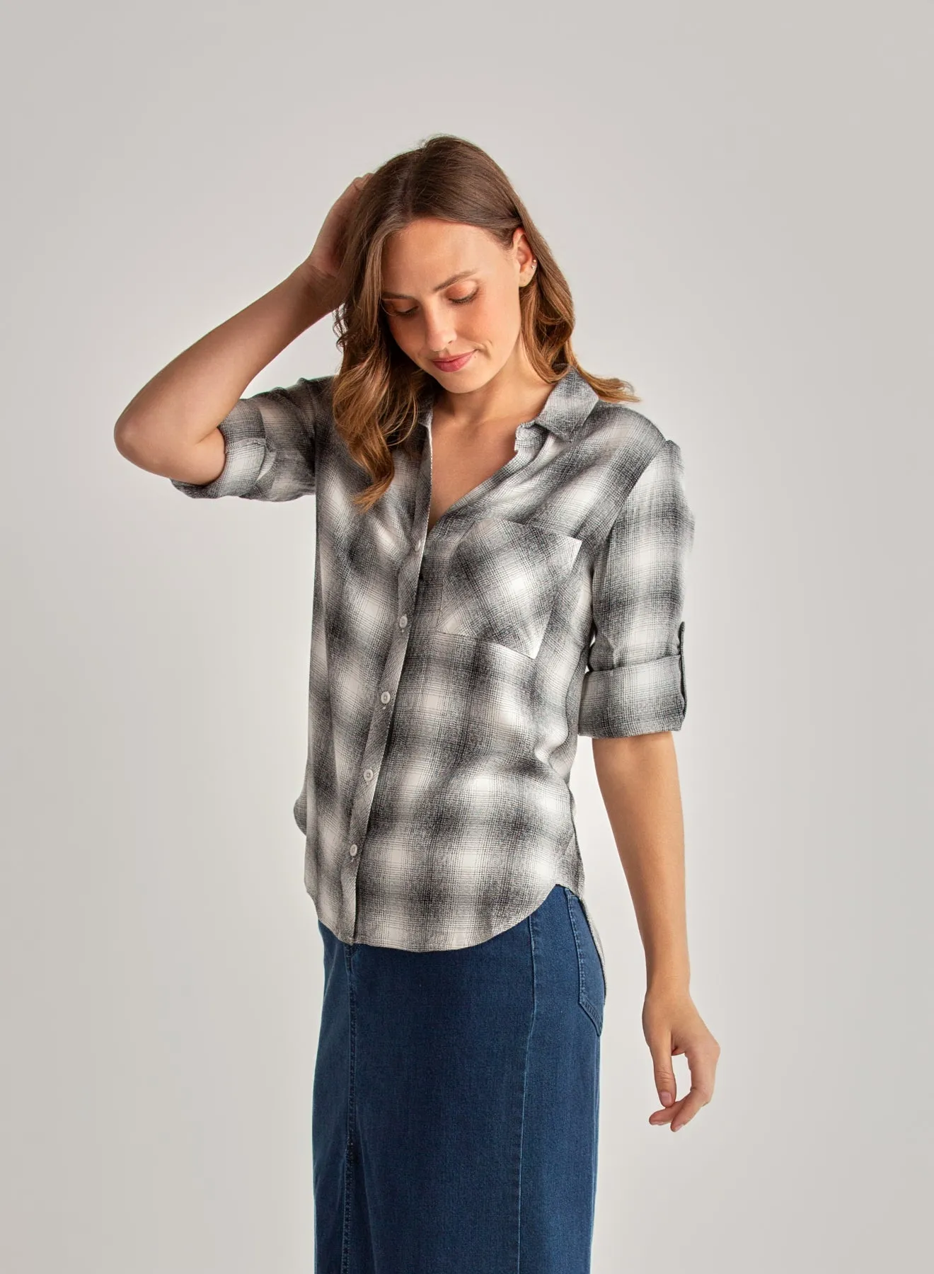 Long Sleeve Shirt Tail Button Down - White & Black Plaid