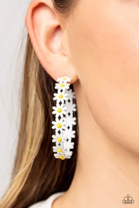 Paparazzi Earring ~ Daisy Disposition - White